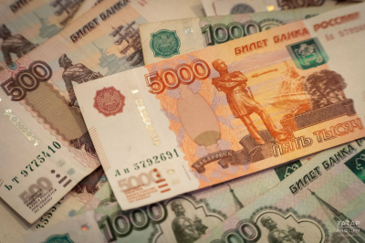 Росстат назвал отрасли с зарплатами выше 150 тыс. рублей