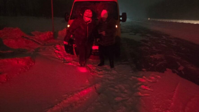 Татарстанский полицейский спас краснодарцев, замерзавших на трассе в метель 29/01/2026 &ndash; Новости