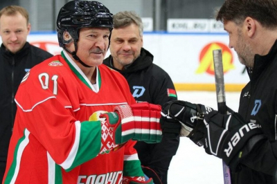 Лукашенко посетил тренировку минского &laquo;Динамо&raquo; перед серией с &laquo;Ак Барсом&raquo;