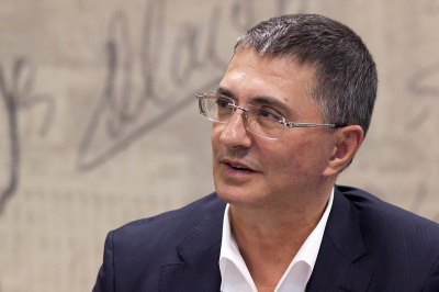 Доктор Мясников: окрашенная из-за свеклы моча может указывать на дефицит железа