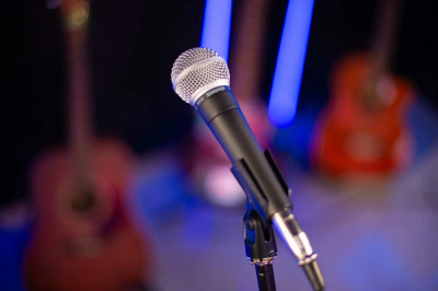 Артисты &laquo;Высокой ноты&raquo; выступили для добровольцев и переселенцев Курской области