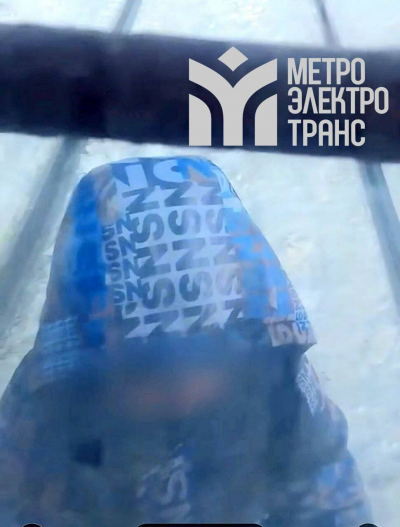 В Казани на видео сняли школьника-зацепера на трамвае