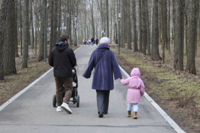 Семейный кодекс: депутаты предложили узаконить семь оплачиваемых дней для родителей