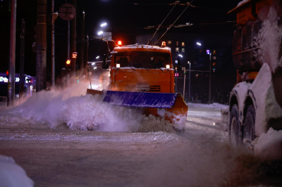 В Казани задействовали рекордное количество техники для очистки снега
