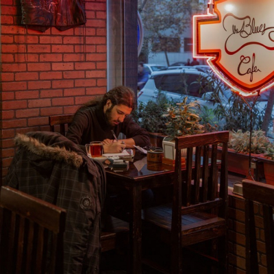 Любовь к одиночеству: Как казахстанцы празднуют 14 февраля без пар