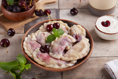 Вареники больше не слипнутся и не развалятся: простой способ с обычным ситом сохранит форму и начинку идеально