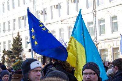 Военный эксперт Перенджиев: Евросоюз продолжит уменьшать помощь Украине