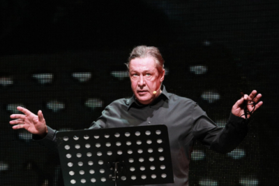 Перекупщики продают билеты на Ефремова за 50 тыс. рублей